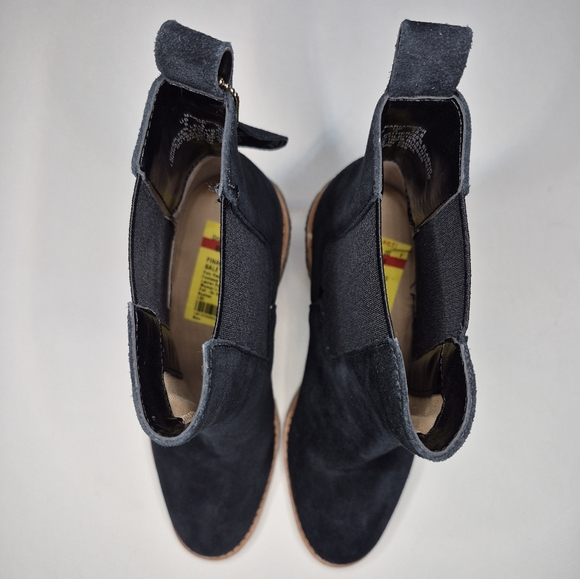 Lauren Ralph Lauren | Black Suede Marainna Chelsea Boot NWT Size 9 & 5 - Picture 14 of 16